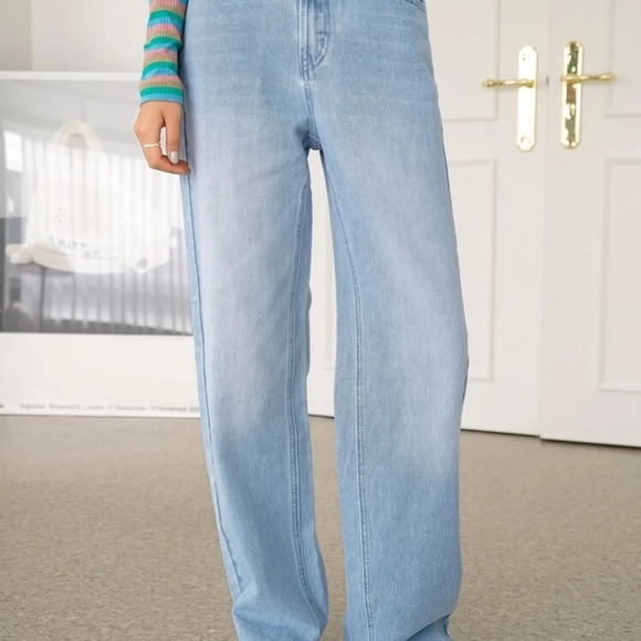 Boyfriend Jeans - NWOT - Picture 3 of 11